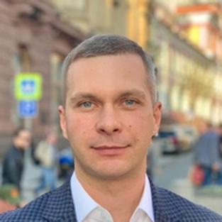 Максим Шарков